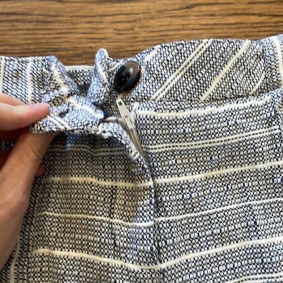 Cynthia Rowley sz10 blue and white shorts with front pockets - Picture 4 of 8